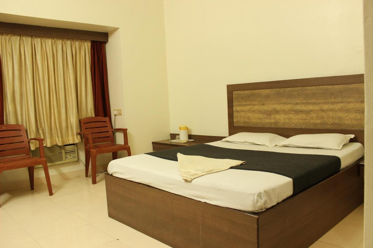 Hotel Laxmibai Palace Shirdi Exterior foto