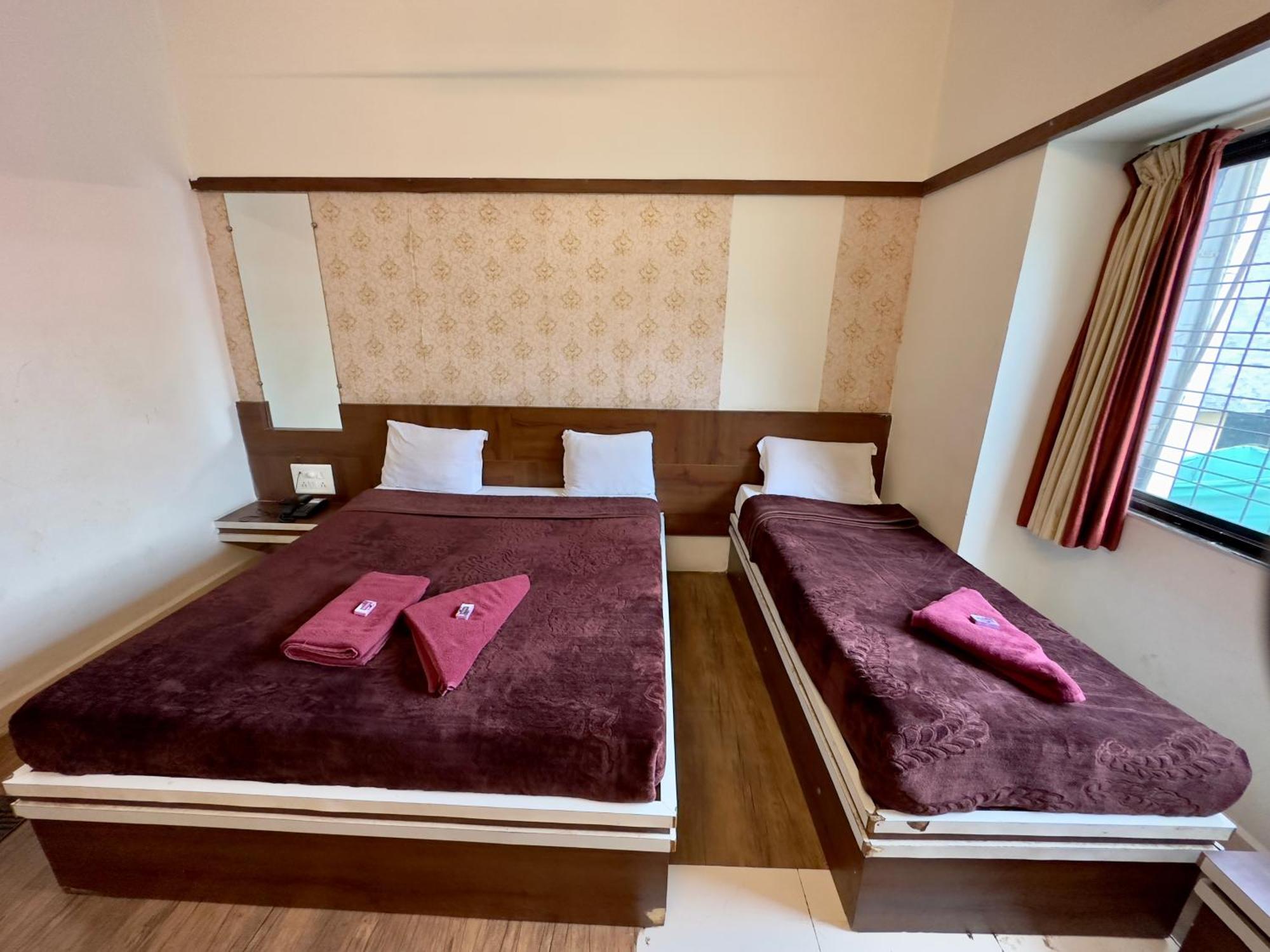 Hotel Laxmibai Palace Shirdi Exterior foto